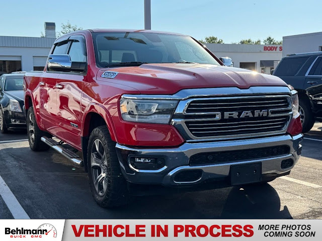 2019 RAM 1500 4WD Laramie Crew Cab