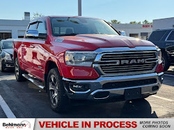 2019 RAM 1500 4WD Laramie Crew Cab